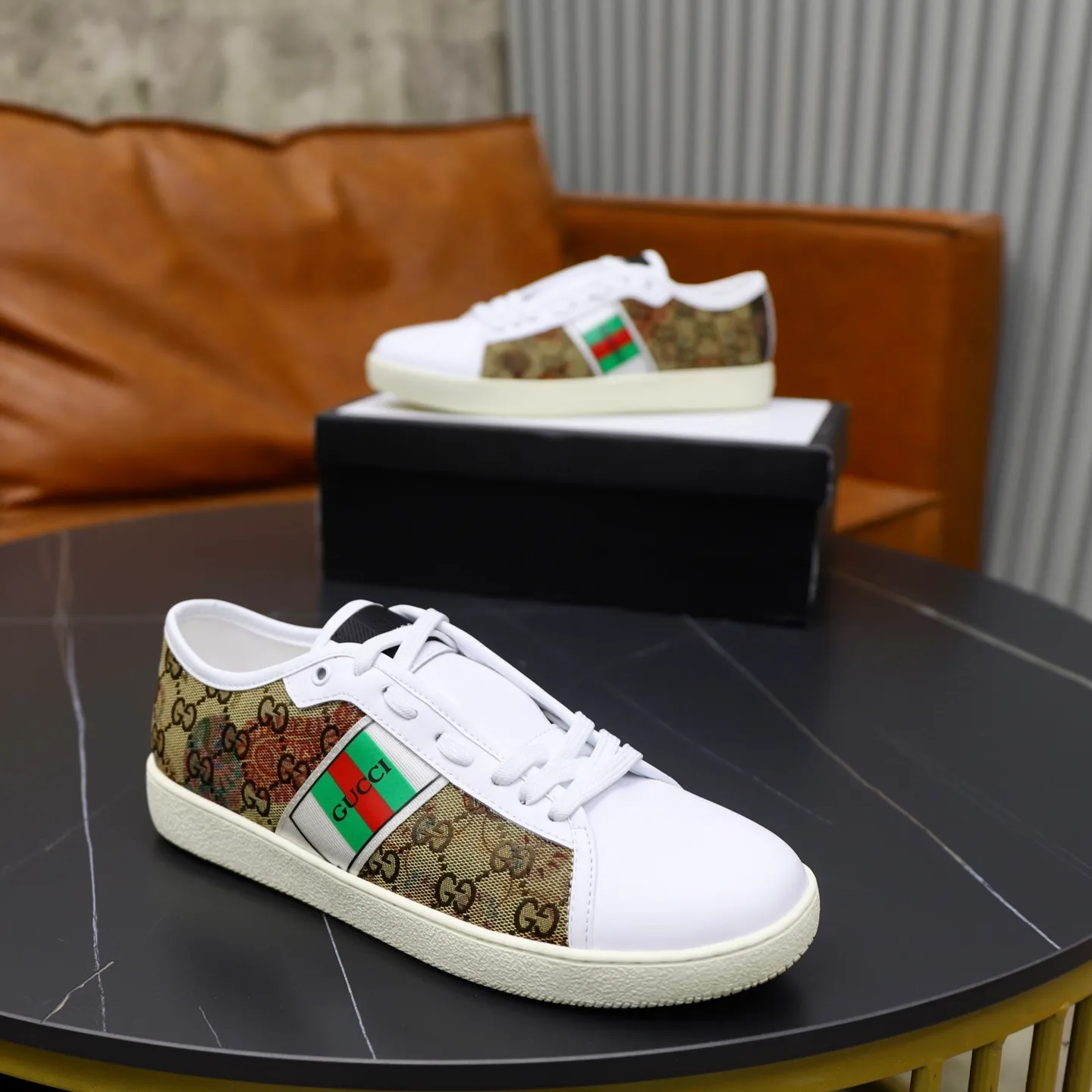 Ex-factory price: 400💰🙅‍♂️🙅‍♂️🙅‍♂️ Brand: GUCCI Standard code: 38-44 (45 customized) Grade: Same as the official website Material: Original material splicing Comfortable and breathable lining Lightweight and wear-resistant sports outsole Style category: Men's fashionable casual shoes Running sneakers Distinguished luxury brand elements Top luxury Color: actual picture color